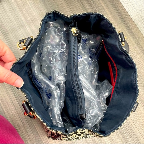 Tommy Hilfiger Monogram Stylish Tote Bag Black and Gold - Picture 8 of 16